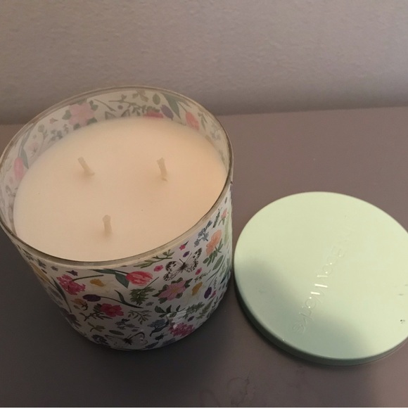 Bath & Body Works Daffodil Daydreams Scented Easter Candle. - Picture 5 of 5
